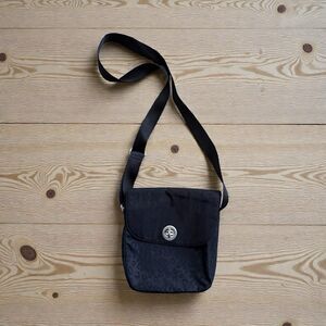 Baggallini Twist Lock Flap Crossbody Bag Black Cheetah Leopard Print Pockets